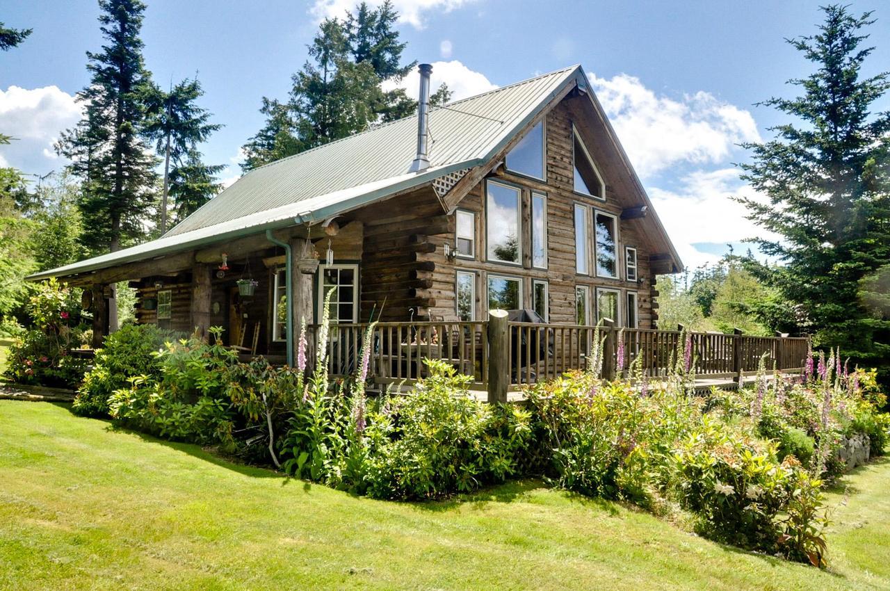 Log Home On Lopez-Spencer Spit Port Stanley Екстер'єр фото