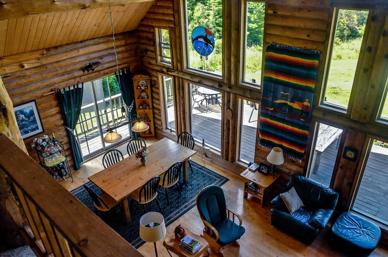 Log Home On Lopez-Spencer Spit Port Stanley Екстер'єр фото