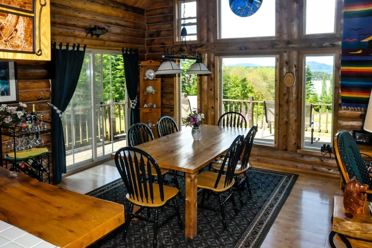 Log Home On Lopez-Spencer Spit Port Stanley Екстер'єр фото