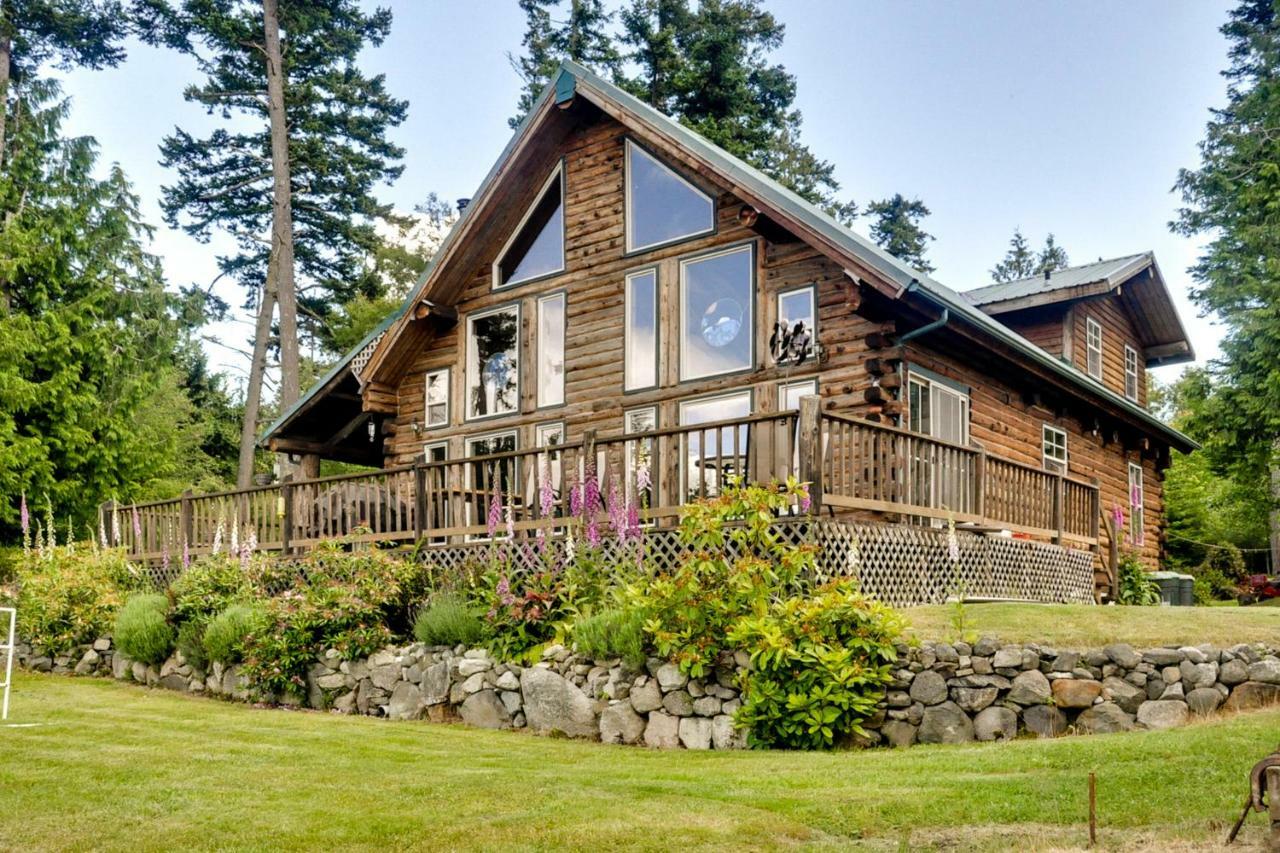 Log Home On Lopez-Spencer Spit Port Stanley Екстер'єр фото