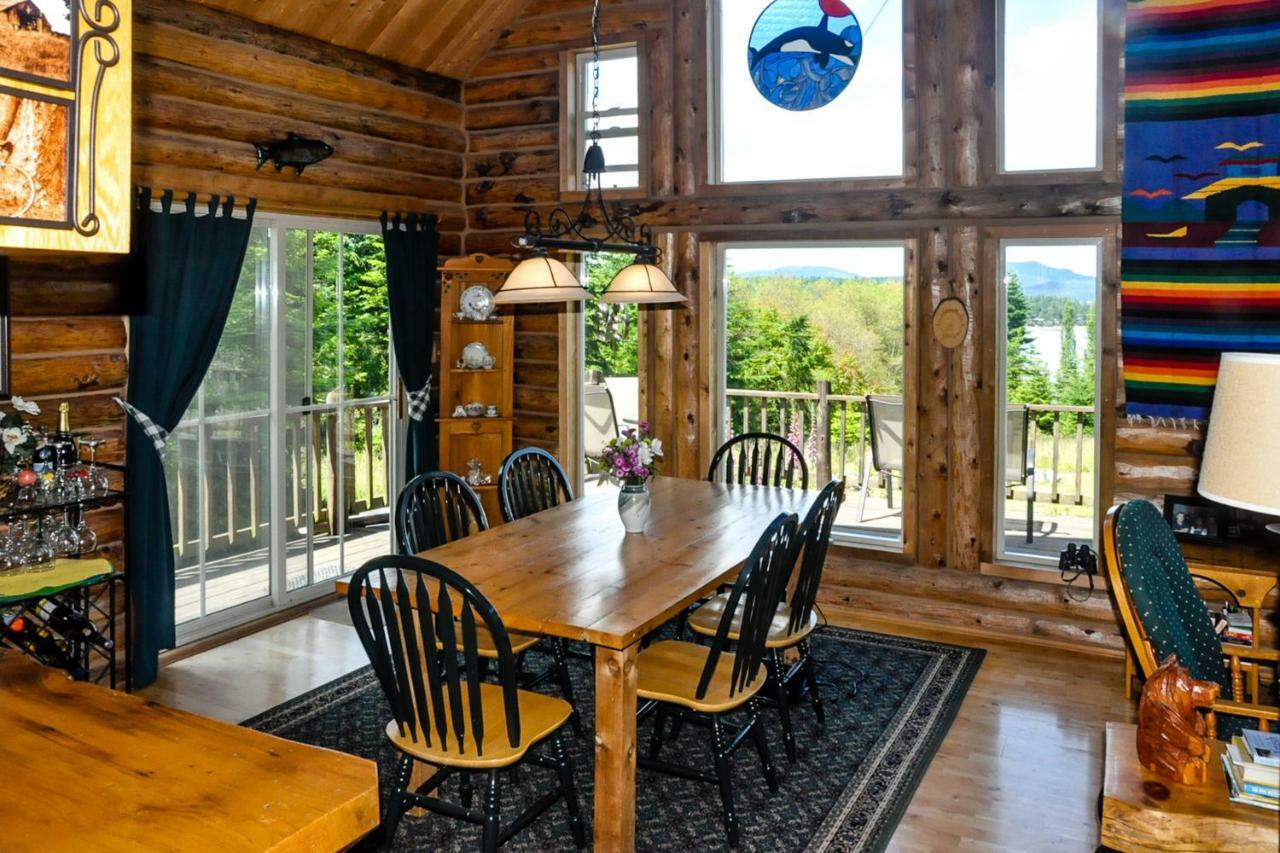 Log Home On Lopez-Spencer Spit Port Stanley Екстер'єр фото